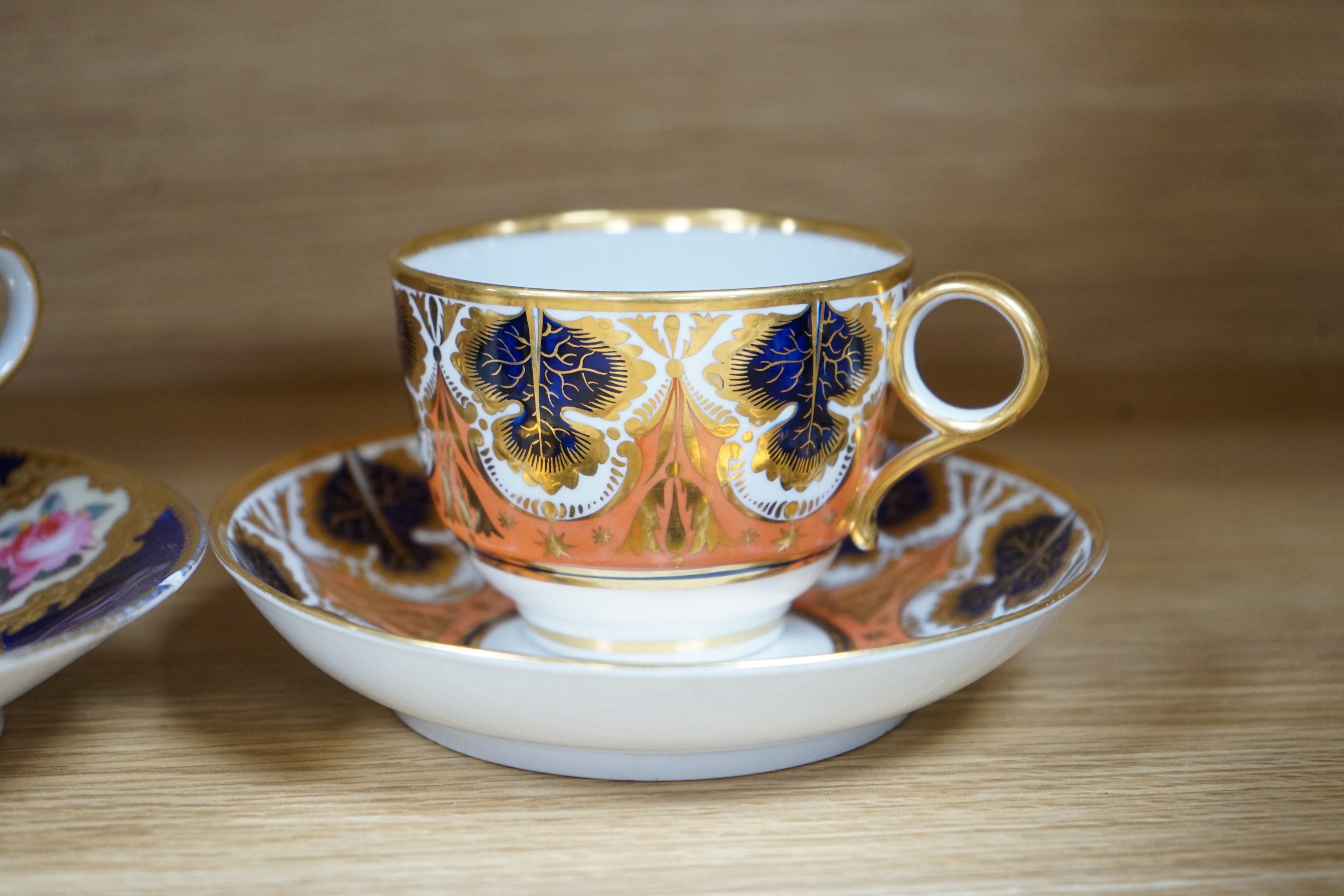 A selection of various English porcelain tea cups and saucers, to include Barr Flight Barr